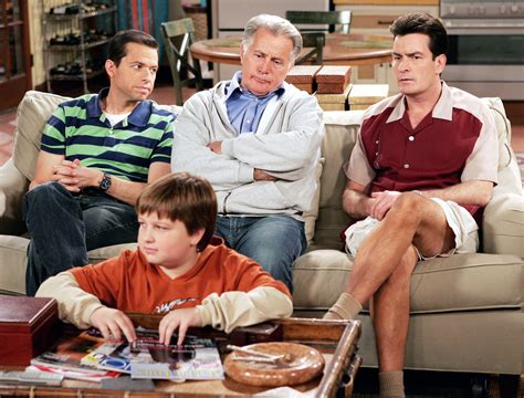 cast of two and a half men|charlie sheen sitcom three men.